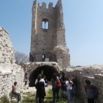 Vieux château d'Ollioules avec le centre archéologique du Var